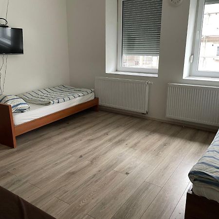 Monteur-Apartment Am Bahnhof Muhlheim am Main Eksteriør bilde